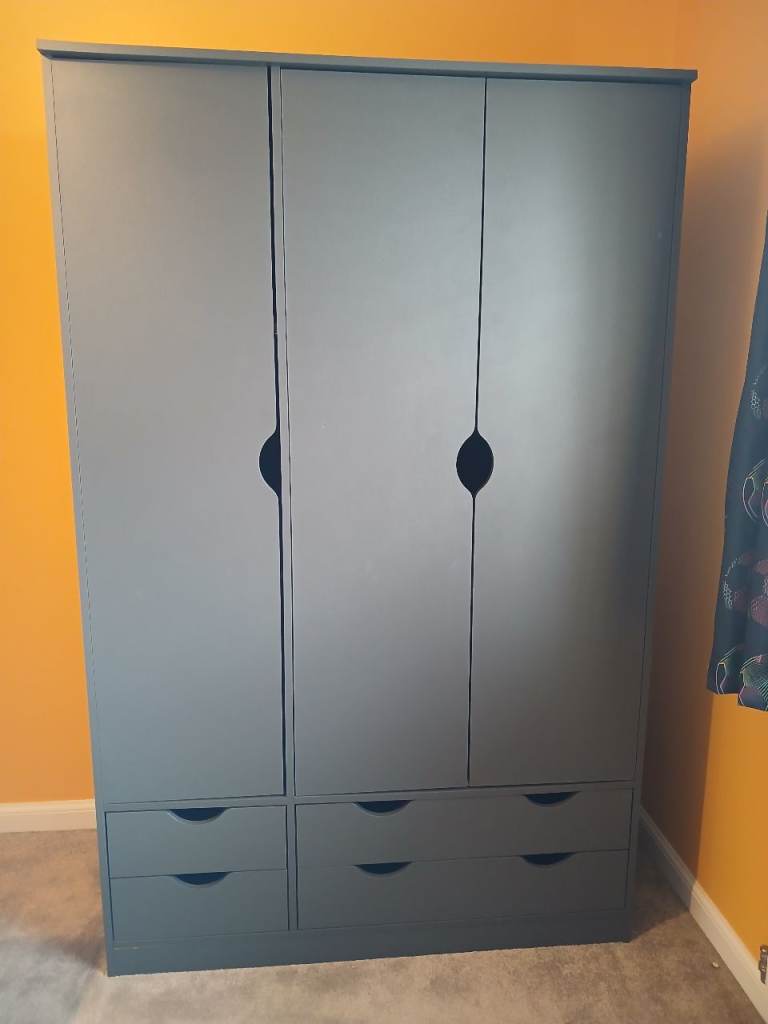 Wardrobe - grey