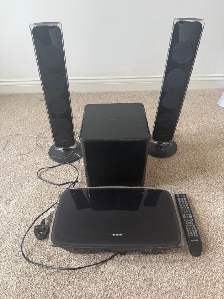 Samsung Subwoofer Speaker System HT-X720GT Home Theatre Cinema CD/ DVD Stereo 