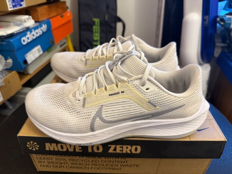 Nike Pegasus 40 White Trainers size UK 8
