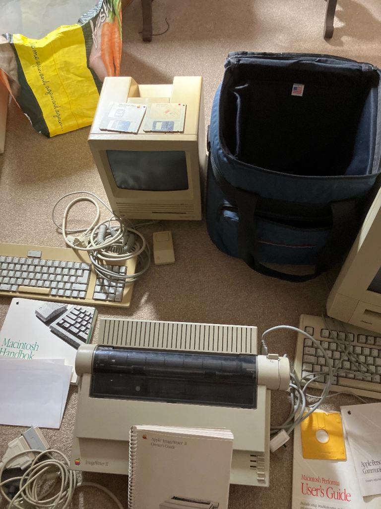 Macintosh SE Model No M5011 1MB RAM 800K Drive, 20SC Hard Disk