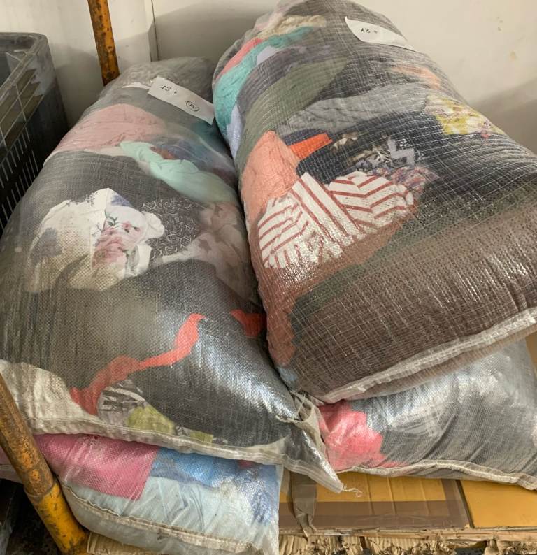 Second Hand Clothing Wholesale Ladies Mens Kids A or B Grade From £1 KG. Delivery Available