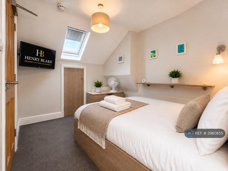 1 bedroom in Waverley Road, Reading, RG30 (#2960855)