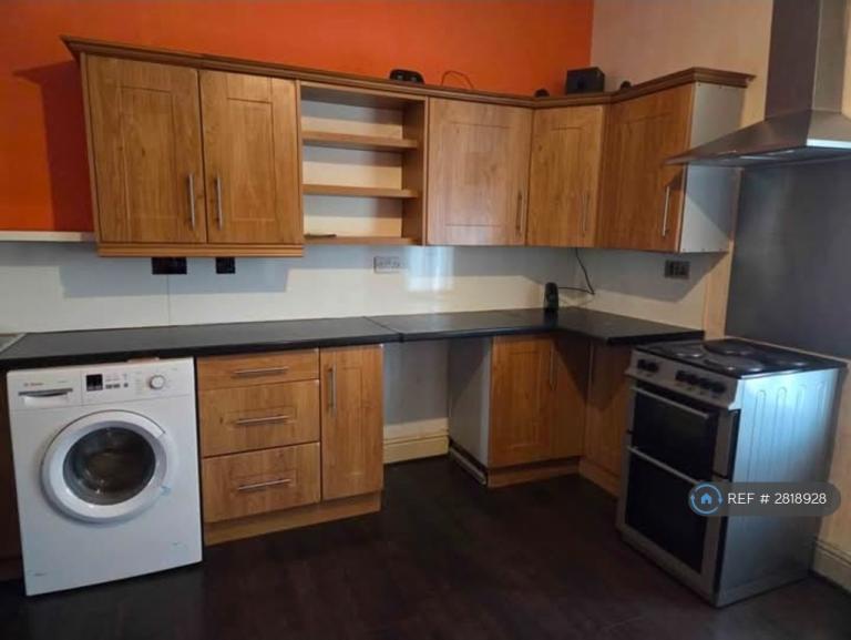 1 bedroom flat in Vernon St, Nelson, BB9 (1 bed) (#2818928)