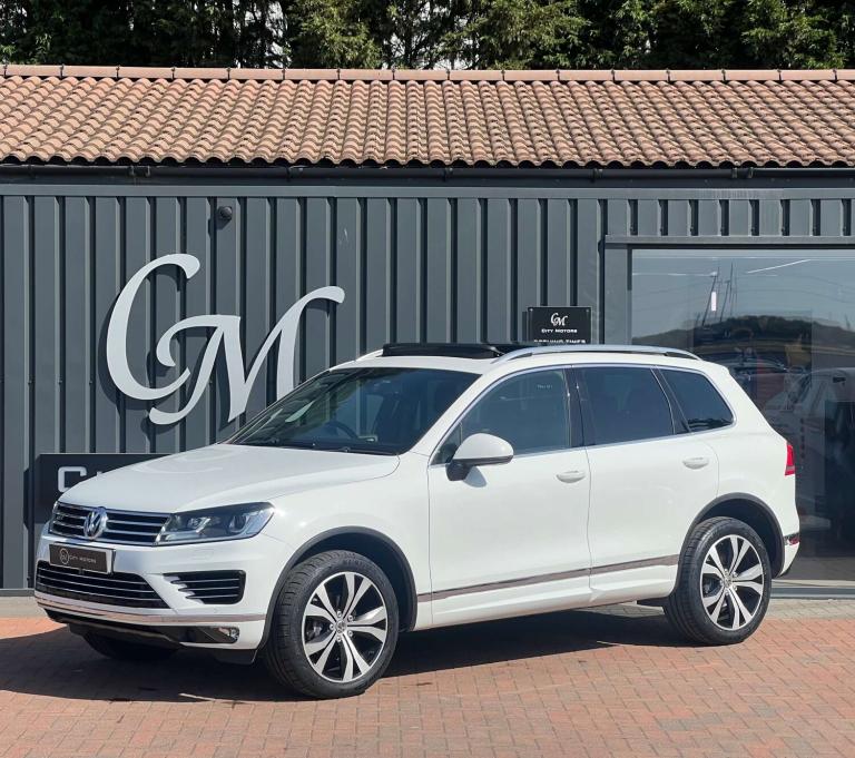 2015 Volkswagen Touareg 3.0 Touareg V6 R-Line TDI BlueMotion Technology Auto 4WD 5dr SUV Diesel A...