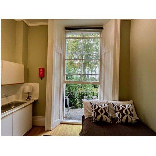 Double Studio With Balcony in Prince's Square, Notting Hill/Bayswater, W2 4PX *** Bills Inc***