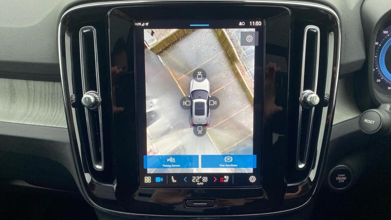 2024 Volvo XC40 2.0 B3P Ultra Dark 5dr Auto ESTATE PETROL Automatic