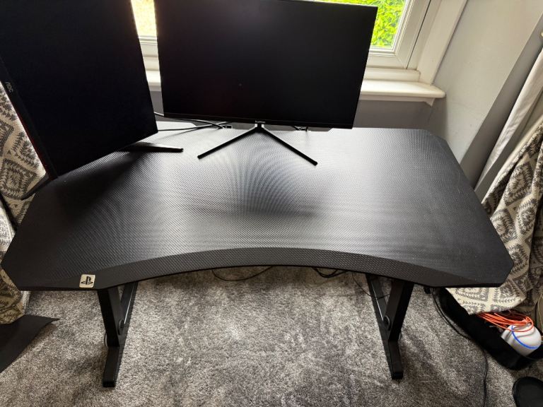 Rocket PlayStation Gaming desk - Black 