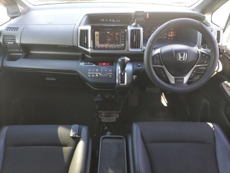 Honda stepwagon spada cool spirit 2.0 auto purple only 37k miles due in febuary