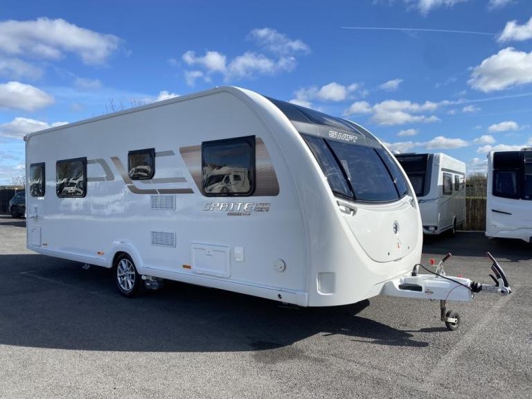 2022 SWIFT SPRITE SUPER MAJOR 4SB LUXURY 4 BERTH TOURING CARAVAN