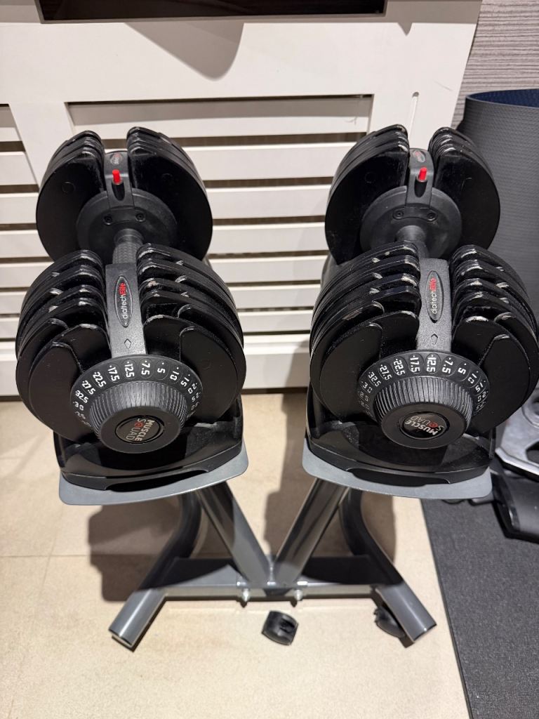 Adjustable weights set / EZ bar and TRx style move system 