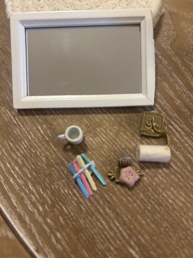 Dolls house 1:12 bathroom stuff 