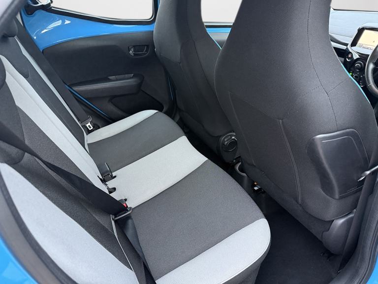 TOYOTA AYGO 1.0 VVT-i x-cite 2015