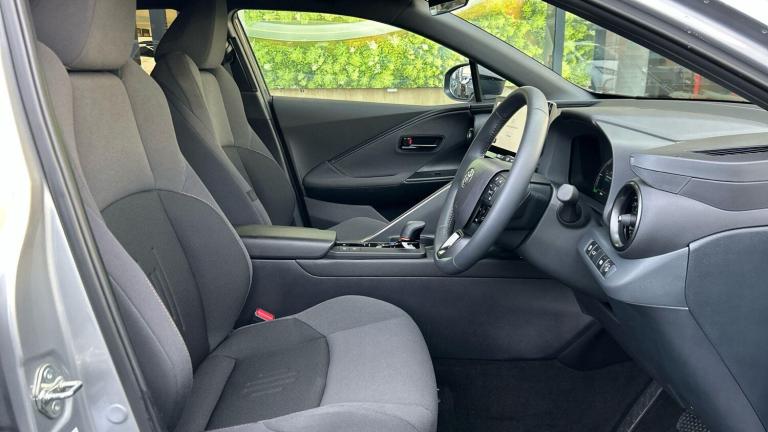 2024 Toyota C-HR 1.8 VVT-h Design SUV 5dr Petrol Hybrid CVT Euro 6 (s/s) (140 ps) HATCHBACK Petro...