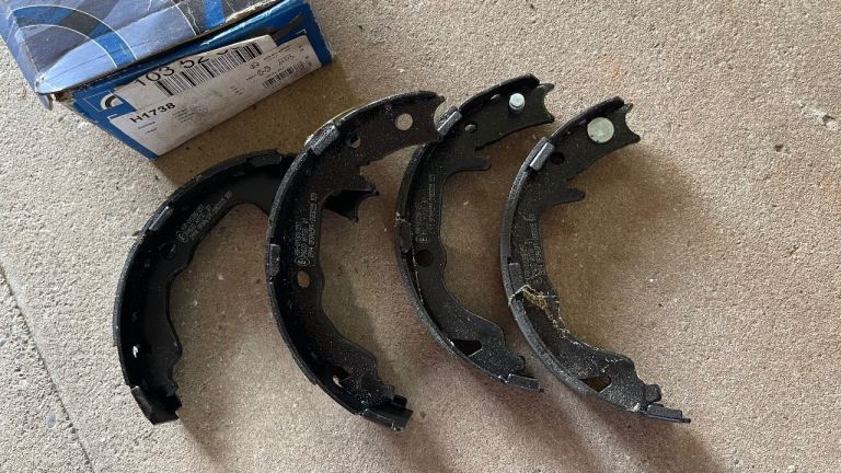 Hand Brake Shoe Set/pad Rear