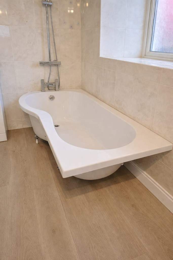 Left hand P shap bath