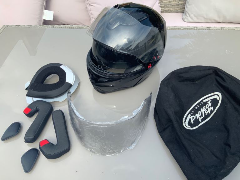 Full Face Adult Motorbike Helmet Black With Sun Visor & Accessories Good Condition