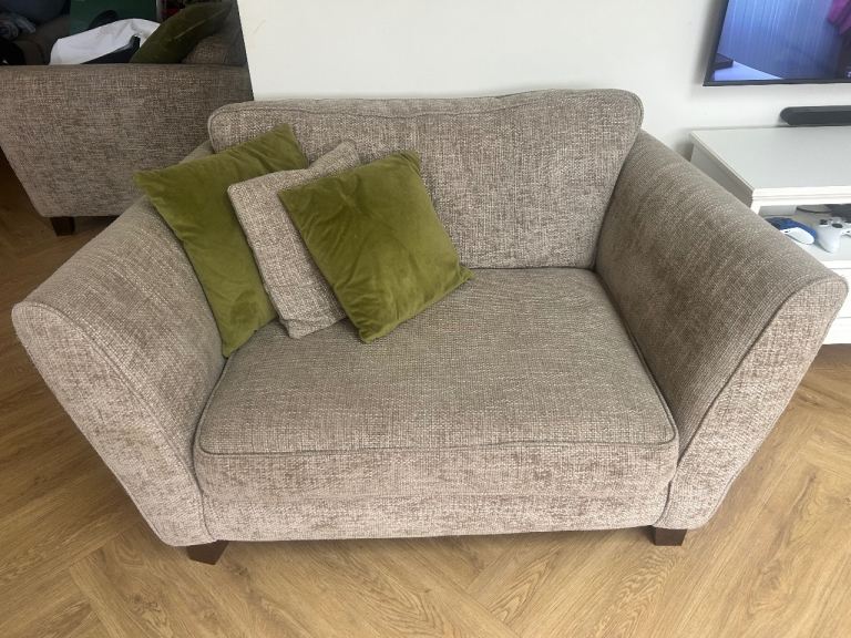 Sofology snuggle/love chair 