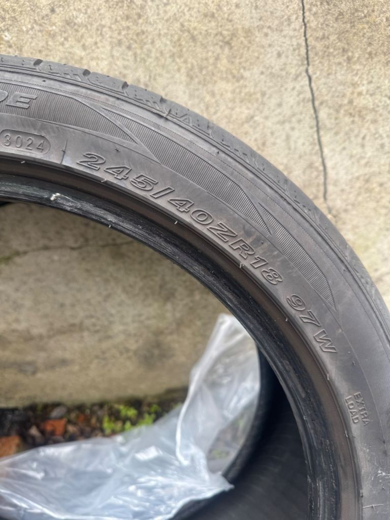 1 no. 245/40ZR18 97W Arrowspeed Tyre
