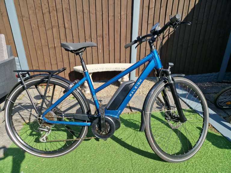 Raleigh Motus Electric Hybrid Bike - Blue, As Good As New