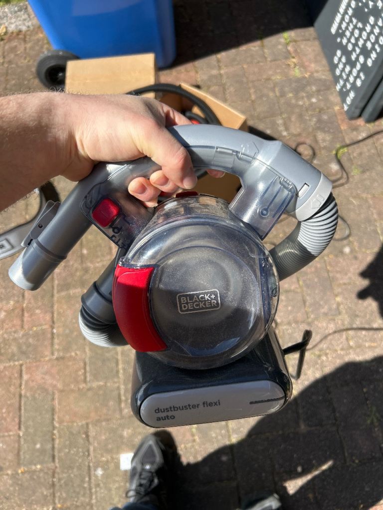 Black + Decker Car Hoover