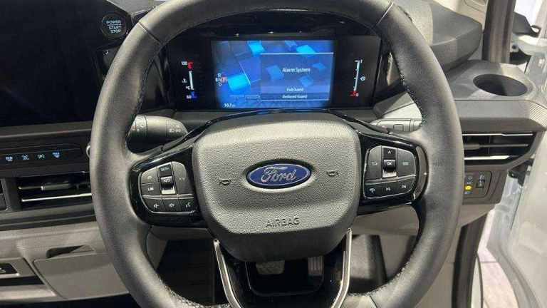  Ford Transit Custom 2.5 PHEV 232ps H1 Van Limited Auto Van Plug-In Hy Automatic