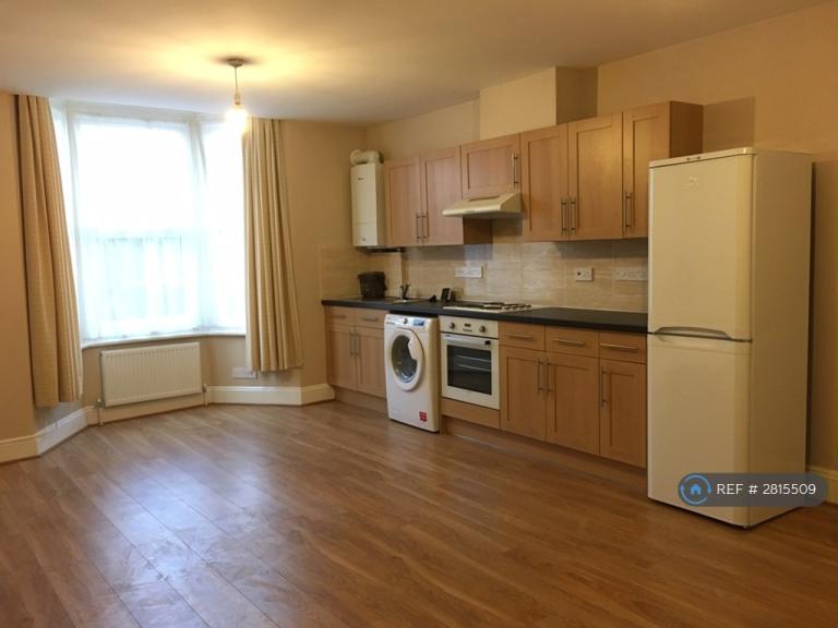 2 bedroom flat in Manor Road, Bristol, BS7 (2 bed) (#2815509)