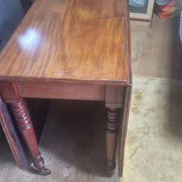 Lovely antique table and 6 chairs