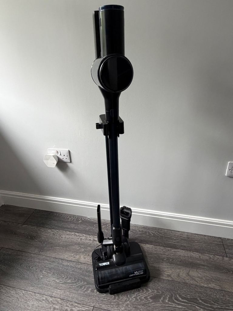 Tower VL100 Optimum Cordless Vacuum Cleaner – As Good As New
