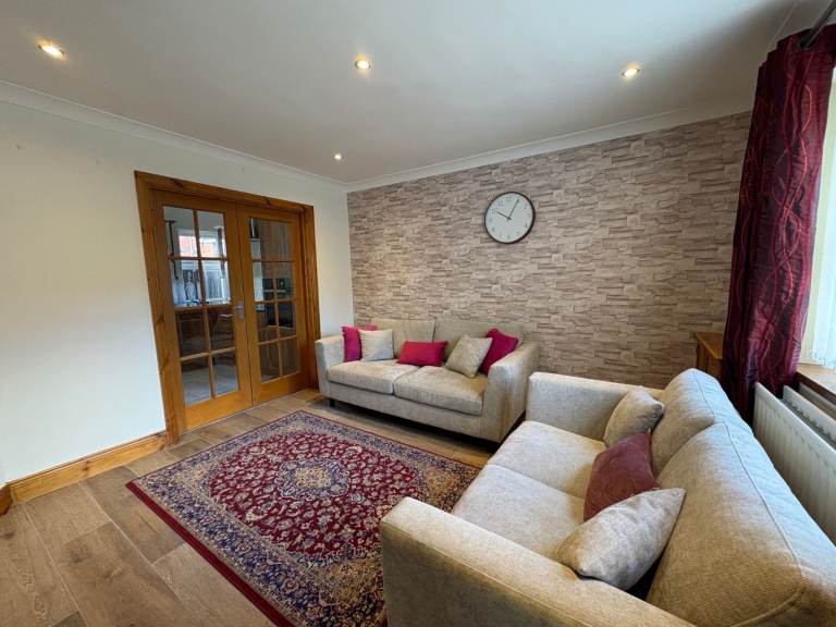 Immaculately Presented Two Double Bedroom Terrace with Enclosed Outside Space 