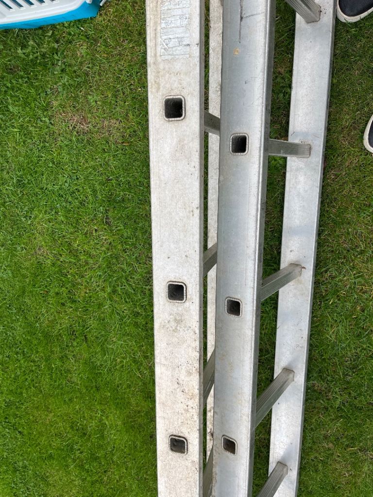 Wickes Trade 200 2.5 Aluminium Extension Ladder – Fair Condition