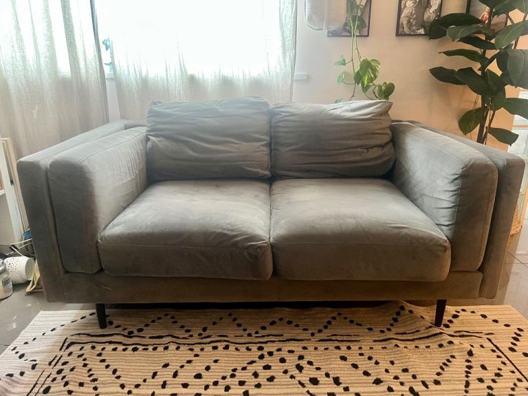 ***Free*** Small Two person Sofa Velvery Grey 