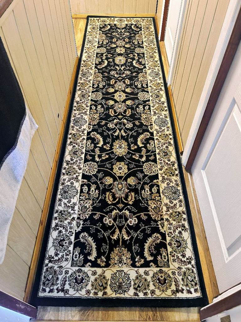 Brand New 0.8m x 3 metre Traditional Floral Thick Hallway Carpet Rug by Chatsworth