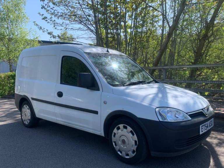 Vauxhall, COMBO Drives Perfect Plenty Of Mot