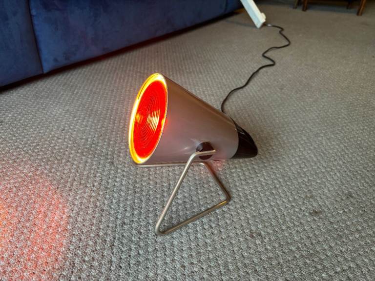 Fantastic Vintage Philips HP 3608 Infrafil Muscular Pain Relief Heat Lamp Light