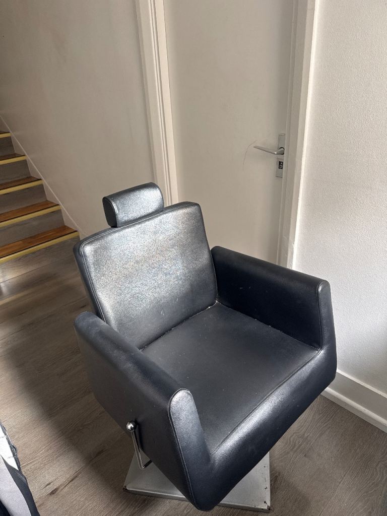 Salon chair 