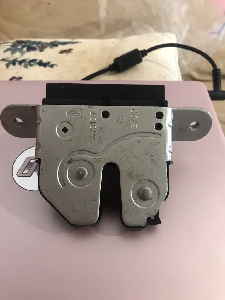 fiat 500 boot latch 