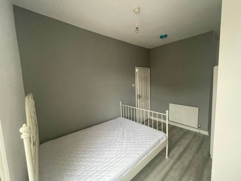 Spacious & Cosy single room for rent ST4 6EE