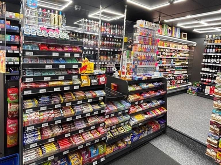 Off licence  for sale Ref: RB582