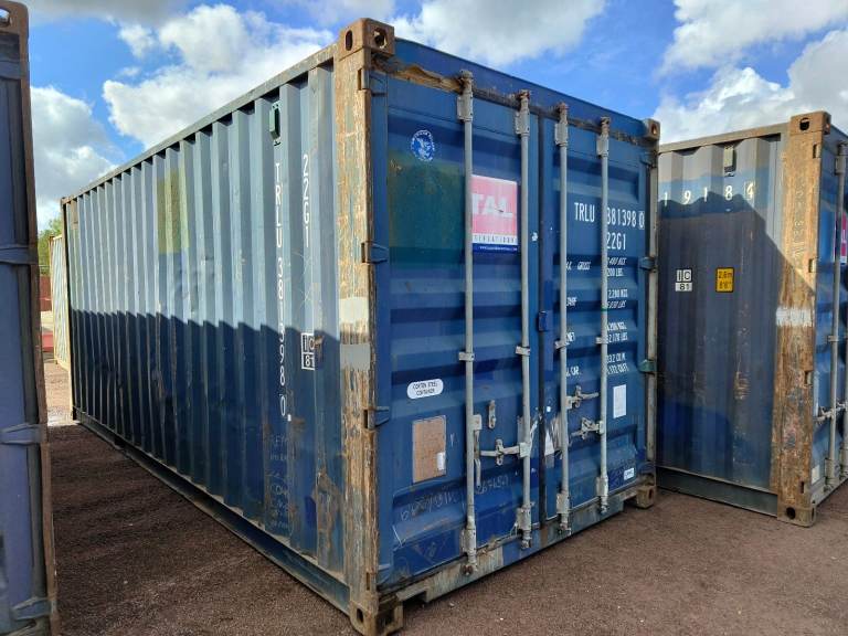 20ft Shipping Containers Southampton - Cargo Worthy / Wind and Watertight - £1100 + VAT