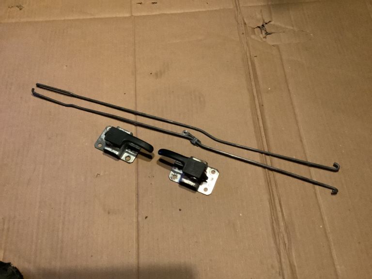 VW Bug. Door Latch mechanisms