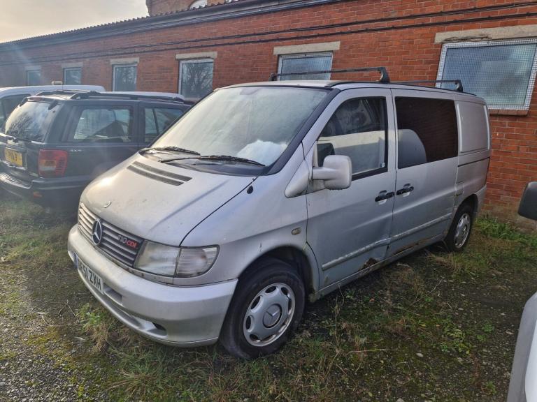 2001 MERCEDES-BENZ VITO 110CDI 2.2cdi crew cab vaneo. Spares or repairs EXPORT