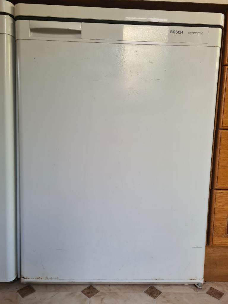 Bosch under counter fridge