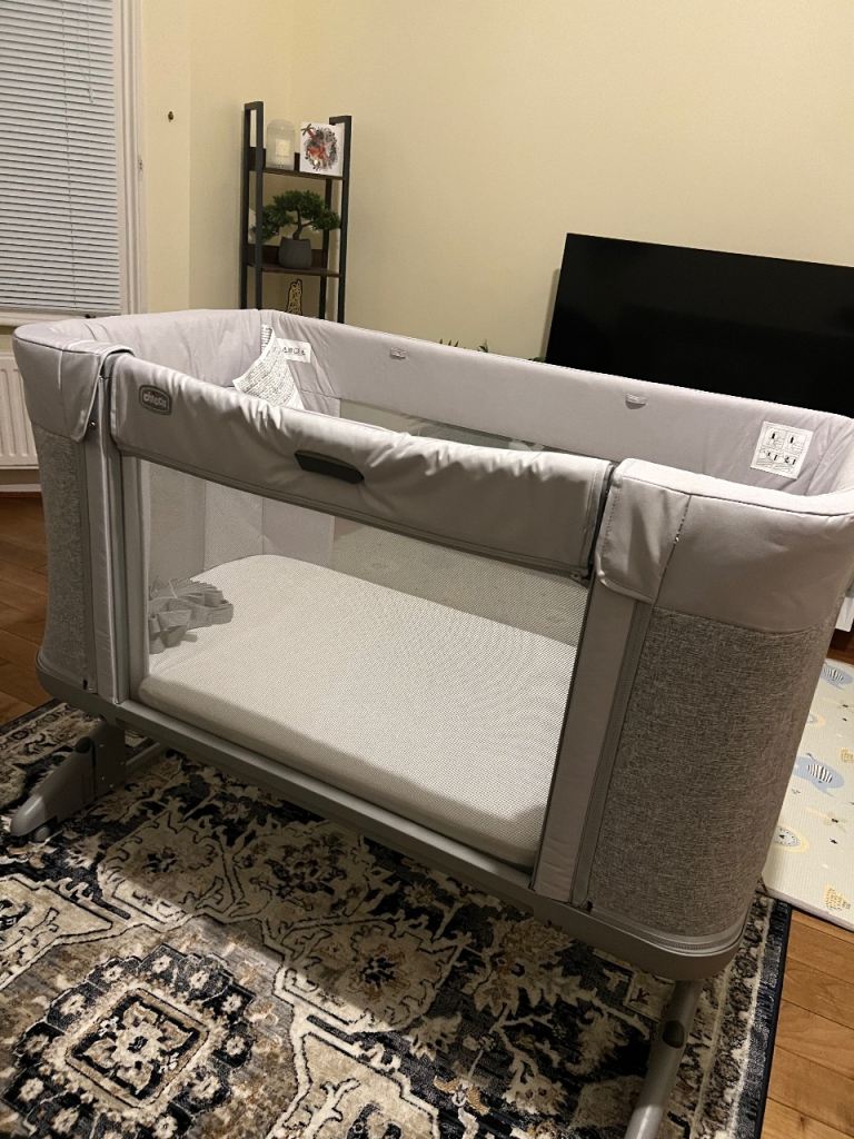 Chicco Next2Me Forever Co-Sleeper / Cot – Brand New