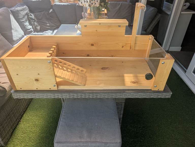 Complete Tortoise Habitat Setup – Lamps, Enclosure & Accessories