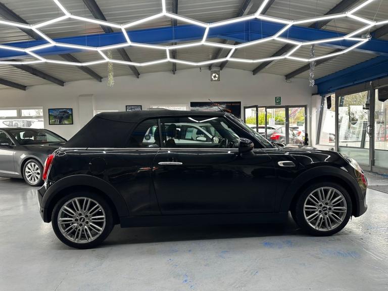 MINI CONVERTIBLE 1.5 Cooper D Convertible 2016