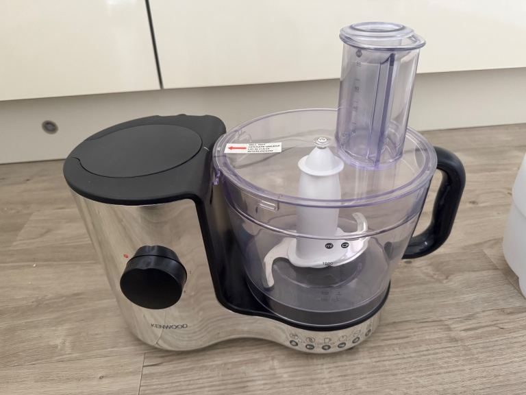 Kenwood FP615 Food Processor with Attachments – Good Condition