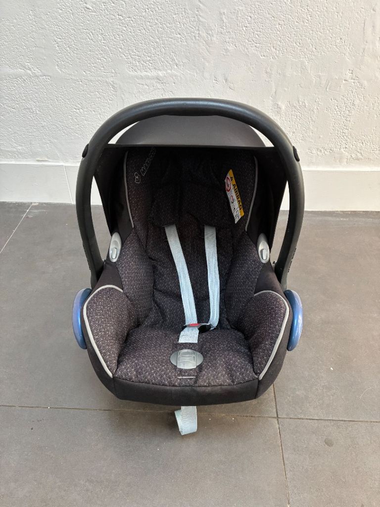 Maxi-Cosi Cabriofix Infant Baby Car Seat with hood