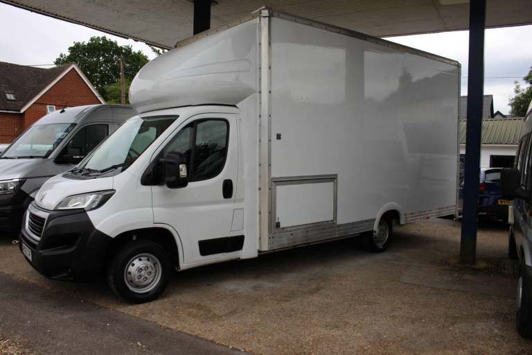 2021 Peugeot Boxer LOWLOADER LUTON 335 L3 CHASSIS CAB Diesel Manual