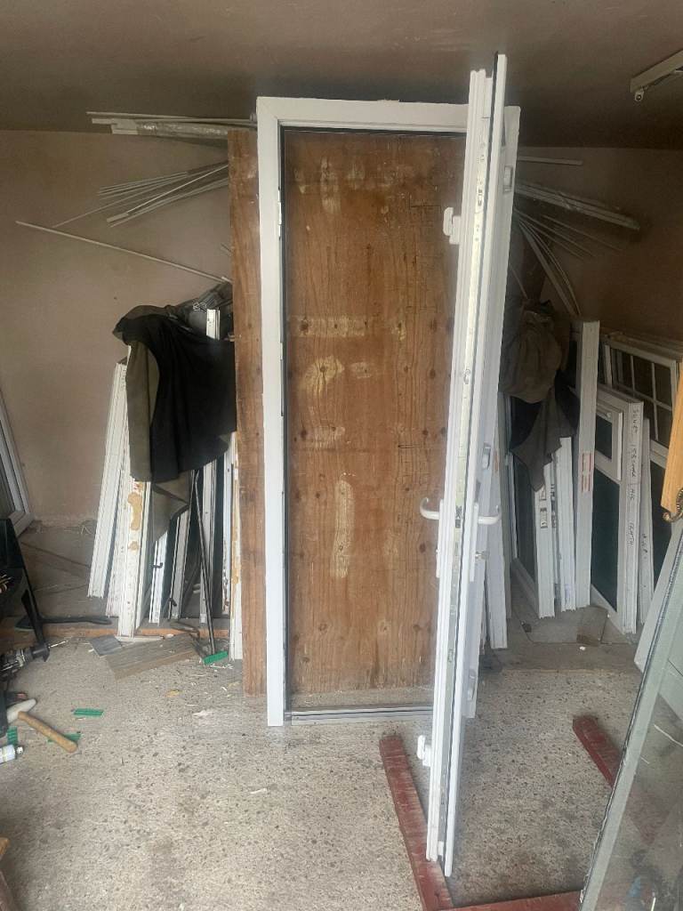 UPVC DOOR 203 x 75 cm - BEAUTIFUL EUROCELL UPVC DOUBLE GLAZED DOOR - ONLY 1 YEAR OLD  (REF: DX202)