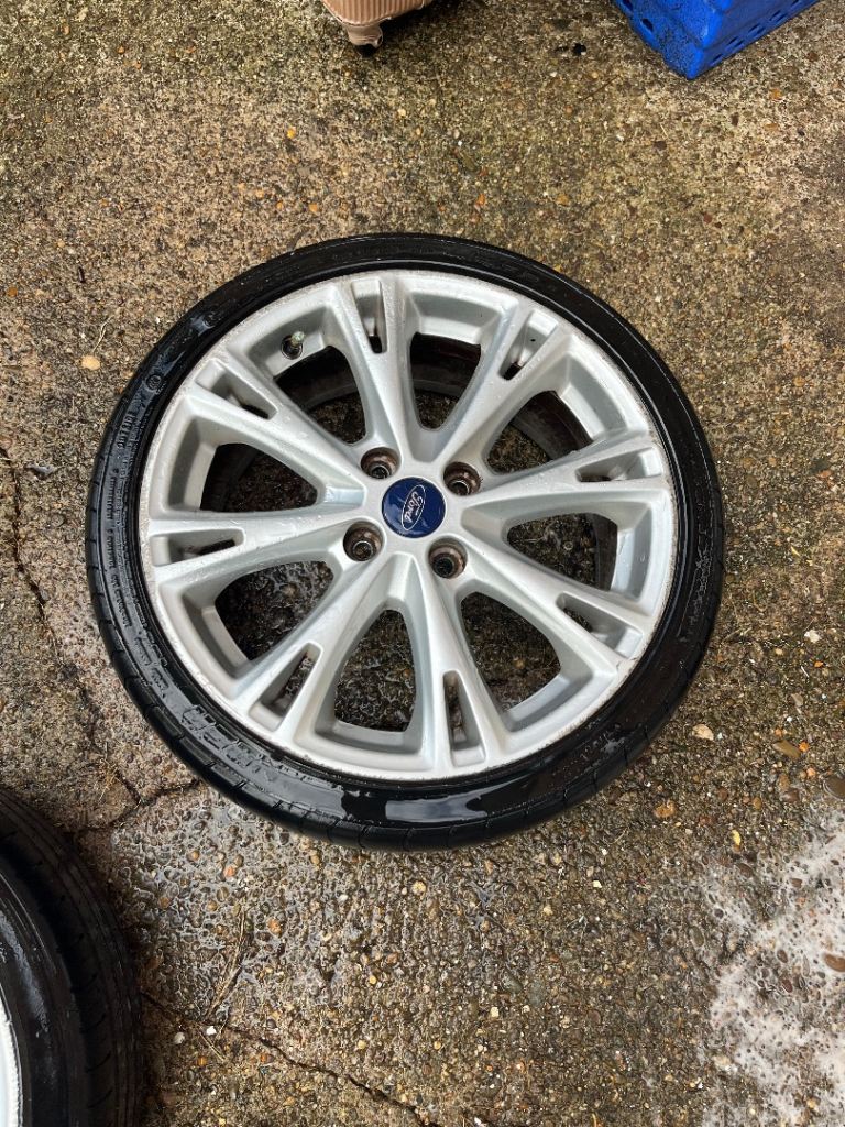 Alloy wheels & tyres from Ford fiesta mk 7 